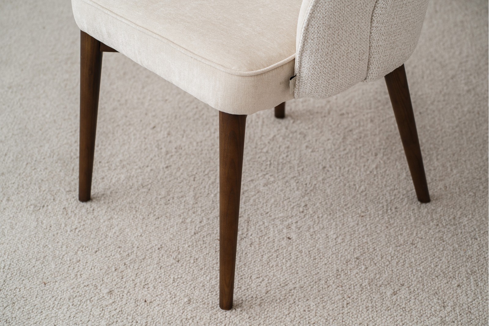 SET 2 DINING CHAIRS ROMA. IVORY. WALNUT