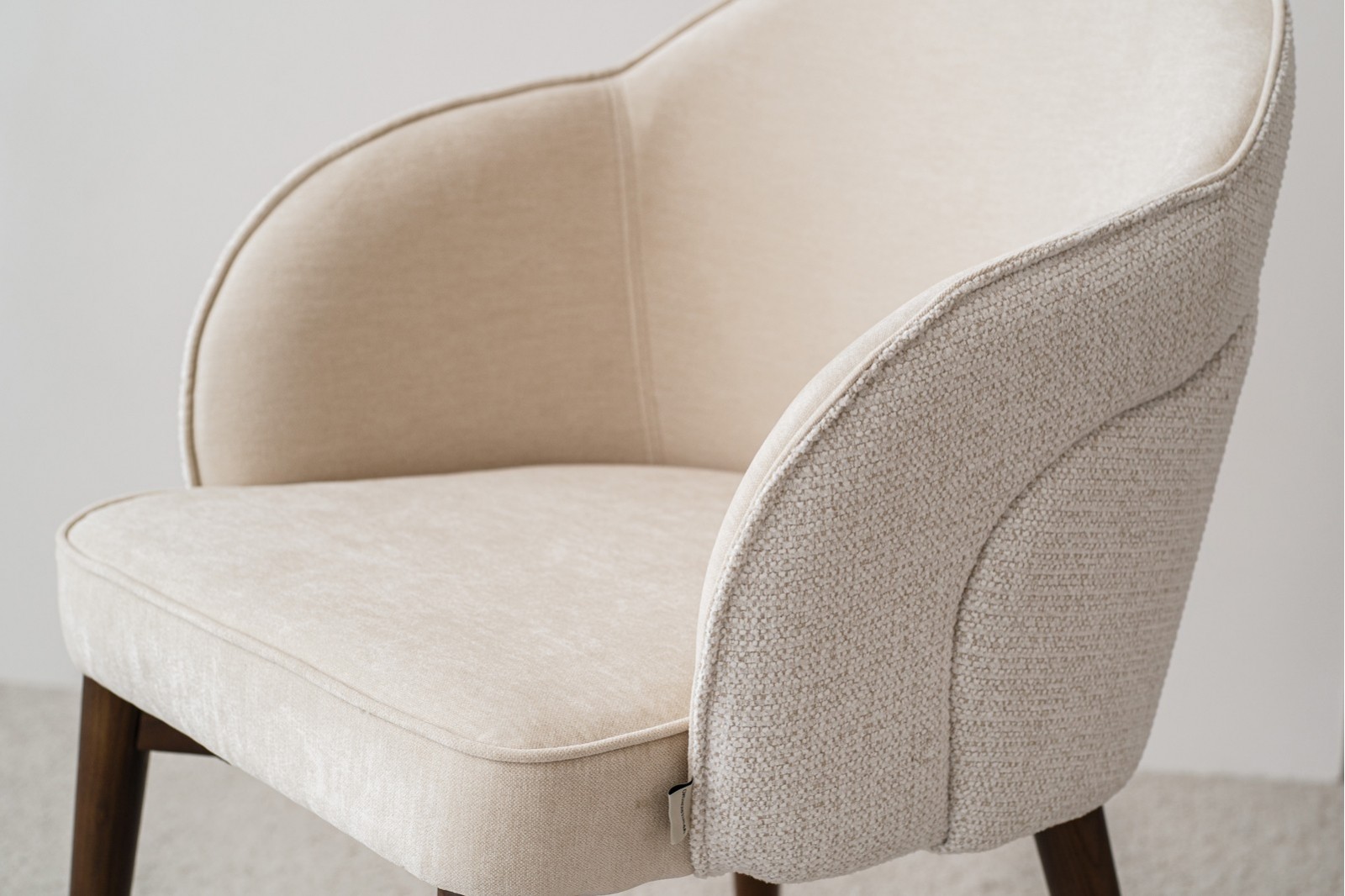 SET 2 DINING CHAIRS ROMA. IVORY. WALNUT