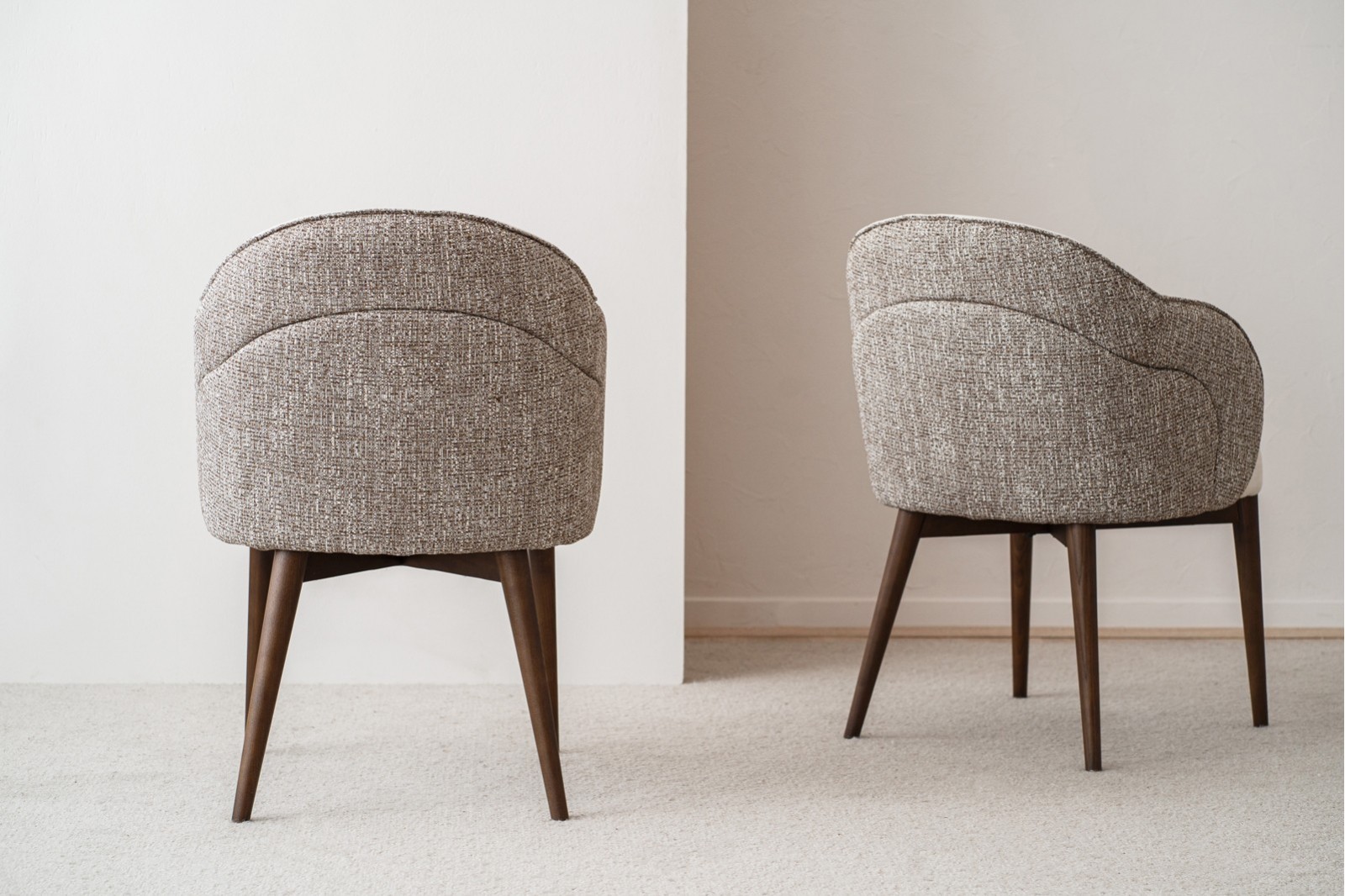 SET 2 DINING CHAIRS ROMA. BROWN COLOURS. WALNUT