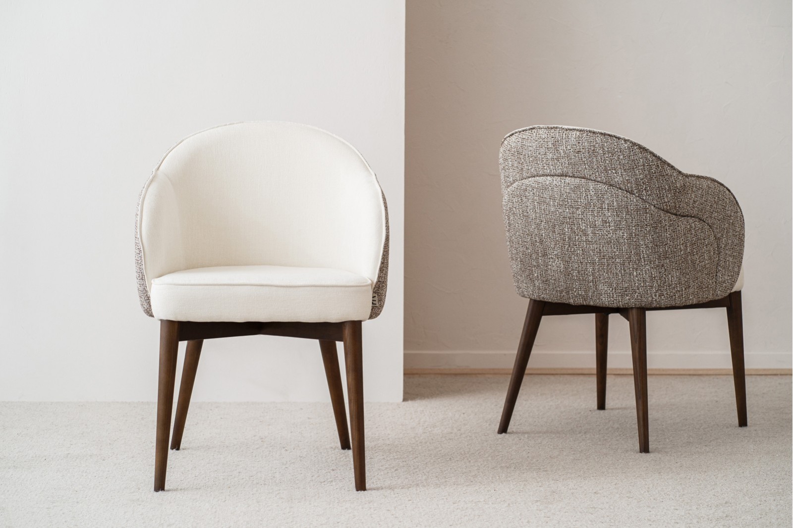 SET 2 DINING CHAIRS ROMA. BROWN COLOURS. WALNUT
