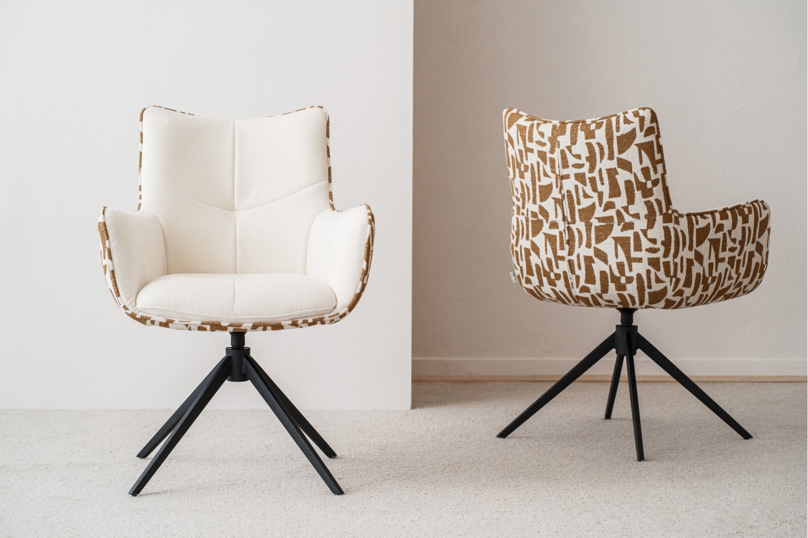 SET OF 2 SWIVEL DINING CHAIRS SAEL.BEIGE AND OCHRE