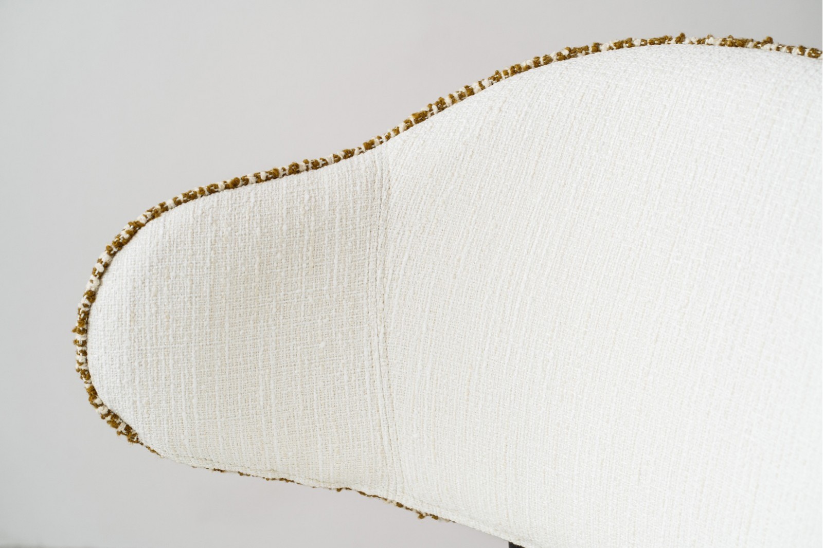SET 2 CHAISES CLOE. BLANC ET MOUTARDE