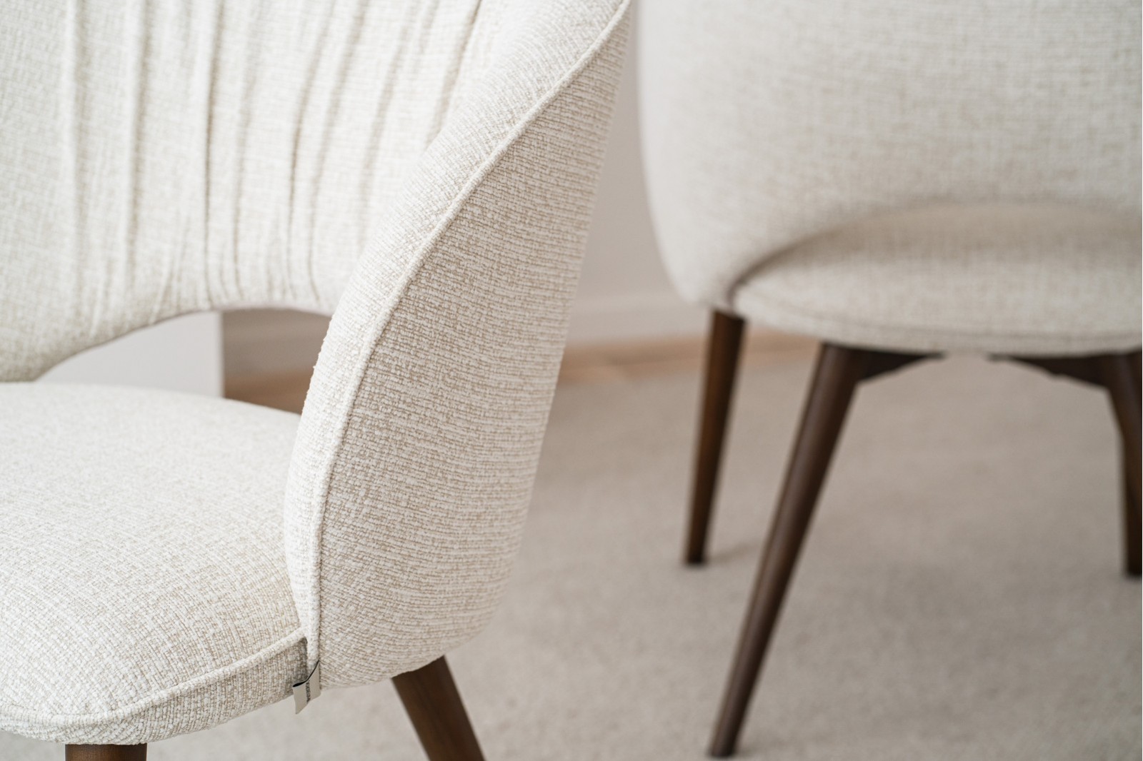 SET 2 SILLAS COMEDOR SUN. BEIGE Y NOGAL