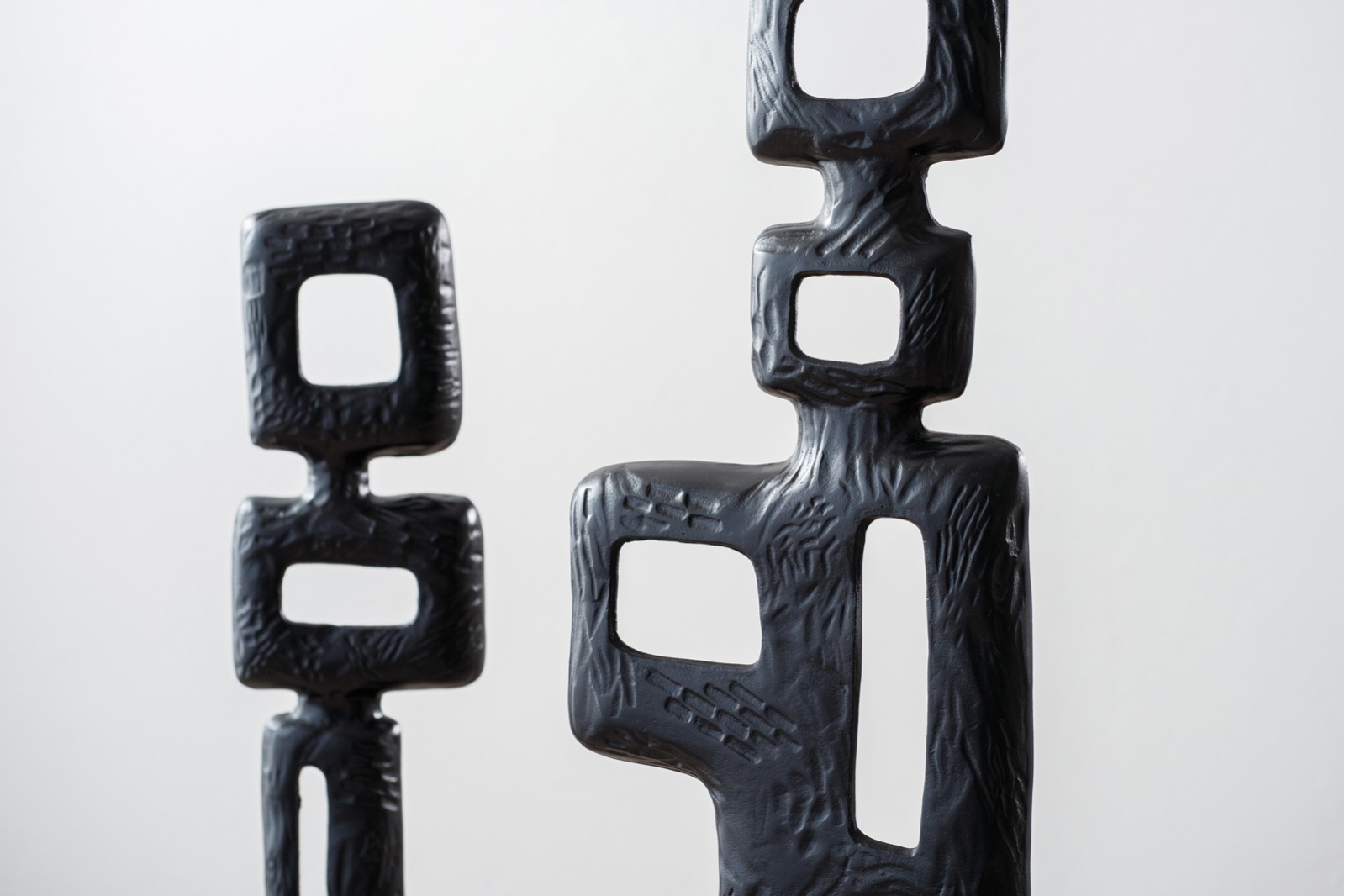 COLLECTION NIM : SCULPTURES EN MÉTAL NOIR
