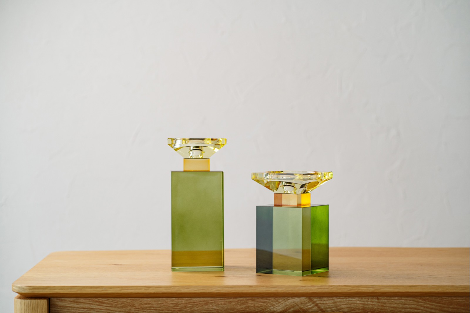 COLECCIÓN TAO: CANDELABROS CRISTAL VERDE Y LIMA