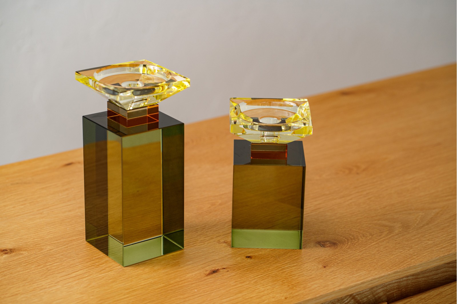 COLECCIÓN TAO: CANDELABROS CRISTAL VERDE Y LIMA