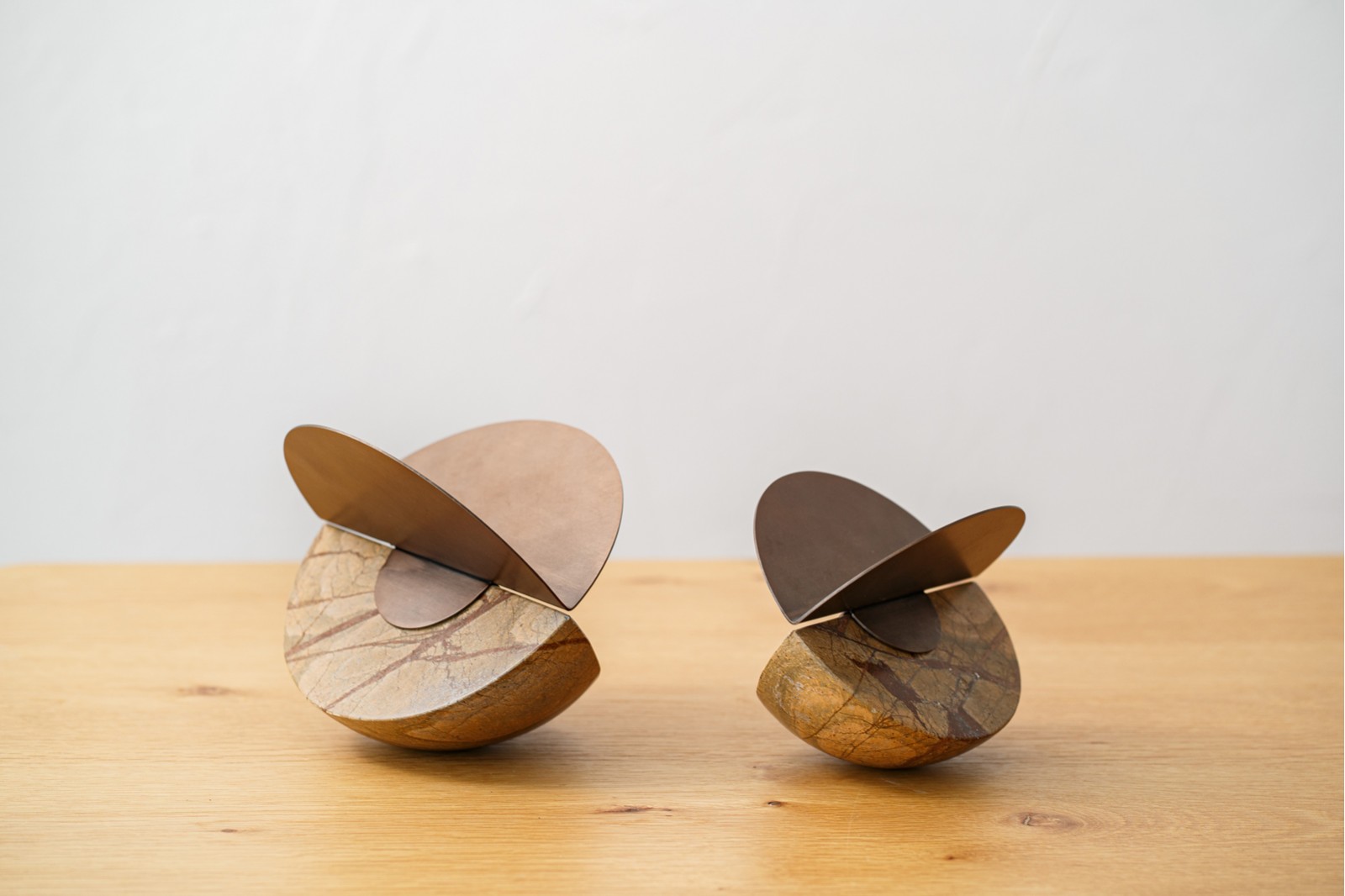 SECTION COLLECTION: MARBLE AND METAL