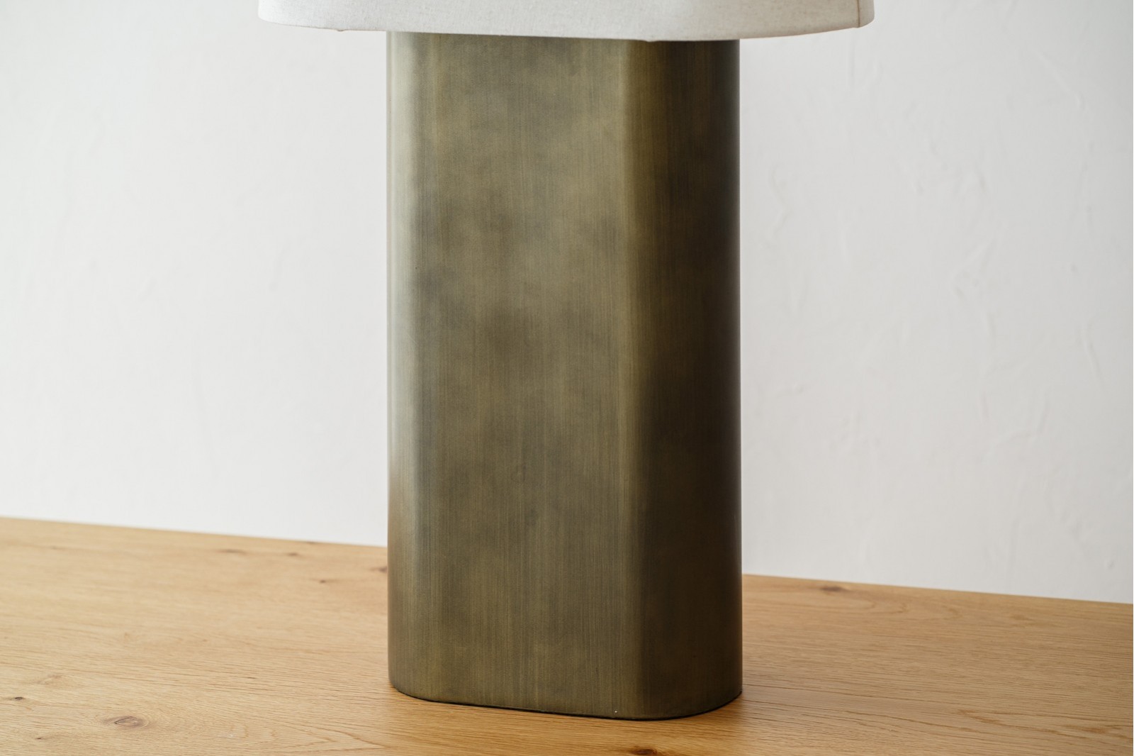 XES TABLE LAMP.METAL. LINEN LAMPSHADE