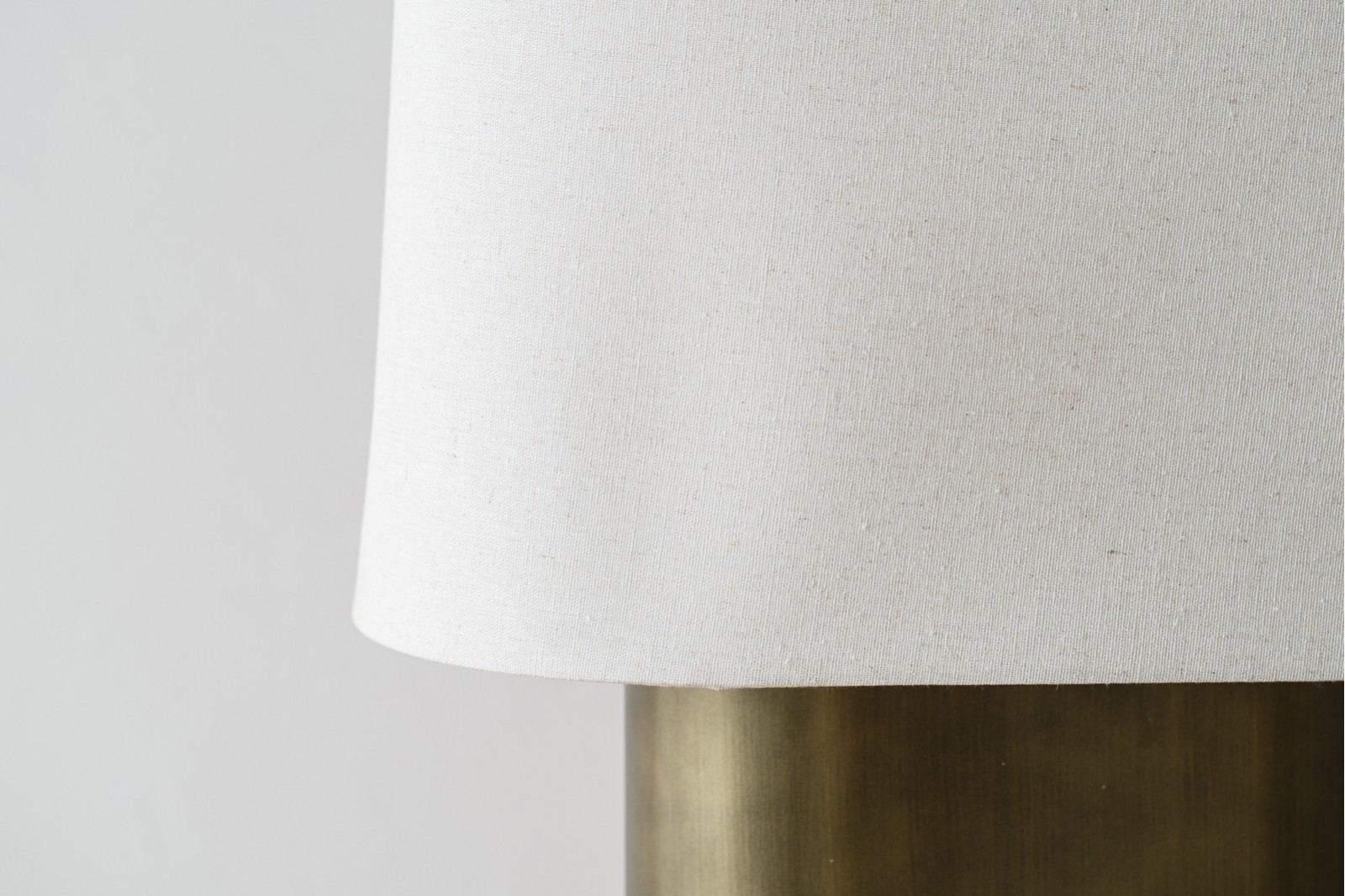 XES TABLE LAMP.METAL. LINEN LAMPSHADE