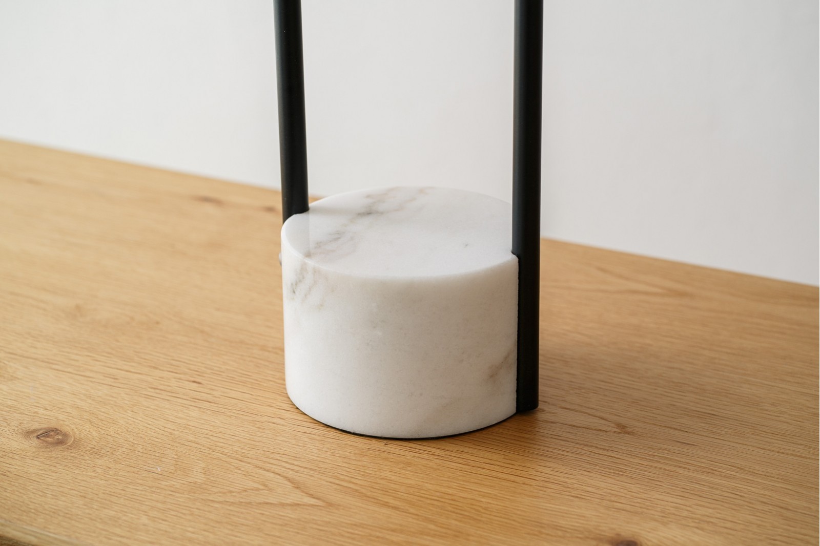 MARINA TABLE LAMP. MARBLE METAL LINEN