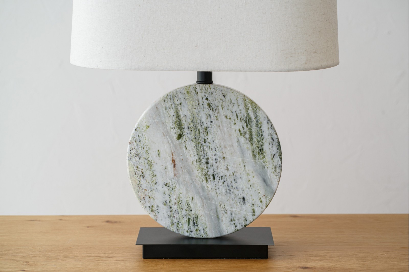 LAMPE DE TABLE EINES. MARBRE METAL LIN