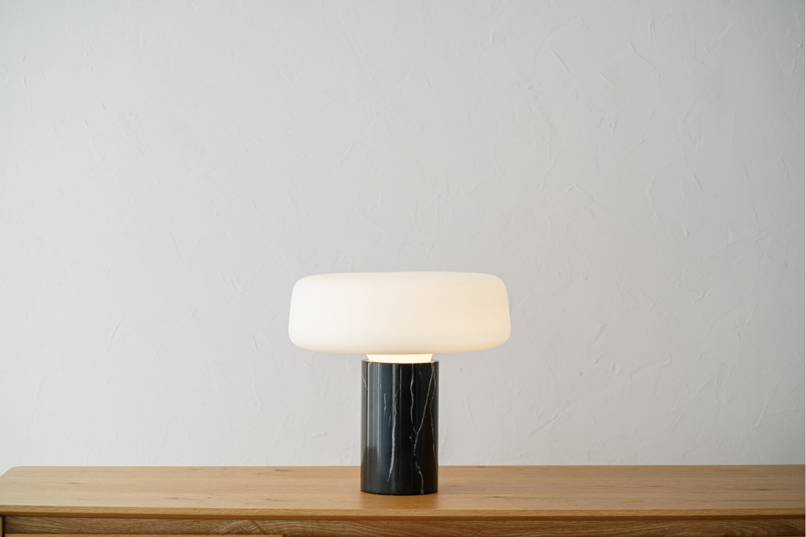 FIZ TABLE LAMP. MARBLE AND GLASS