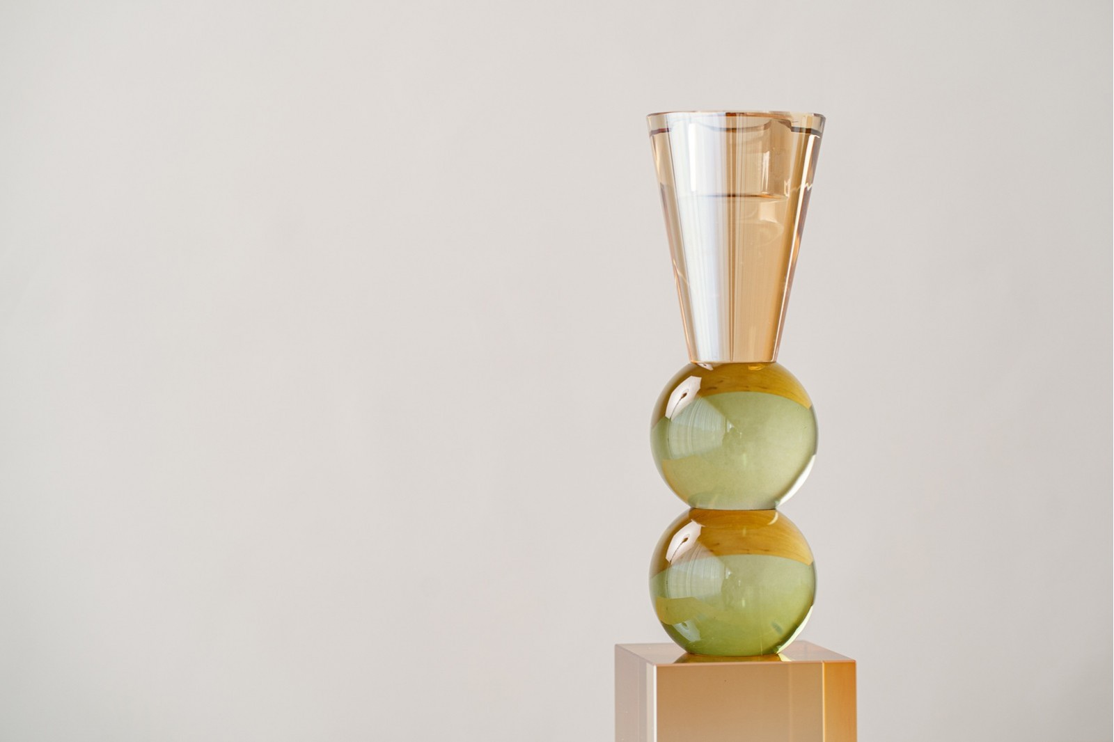 BIA CANDLE HOLDER. CHAMPAGNE AND GREEN