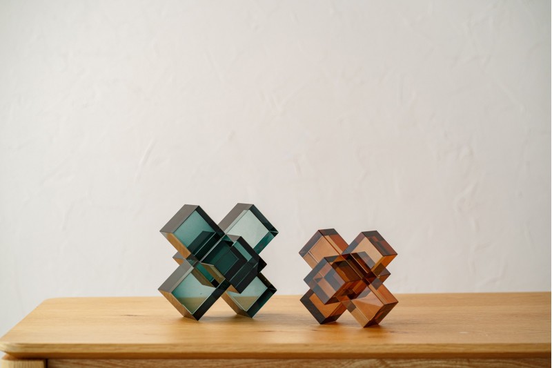 SET DE 2 PIEZAS CUBOS. AZUL Y AMBAR.