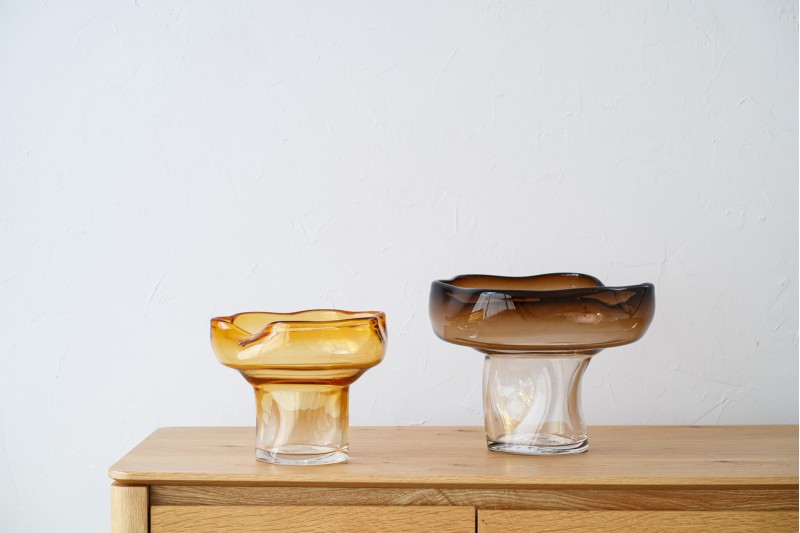 COLLECTION AR: TABLES CENTRALES EN VERRE COLORÉ