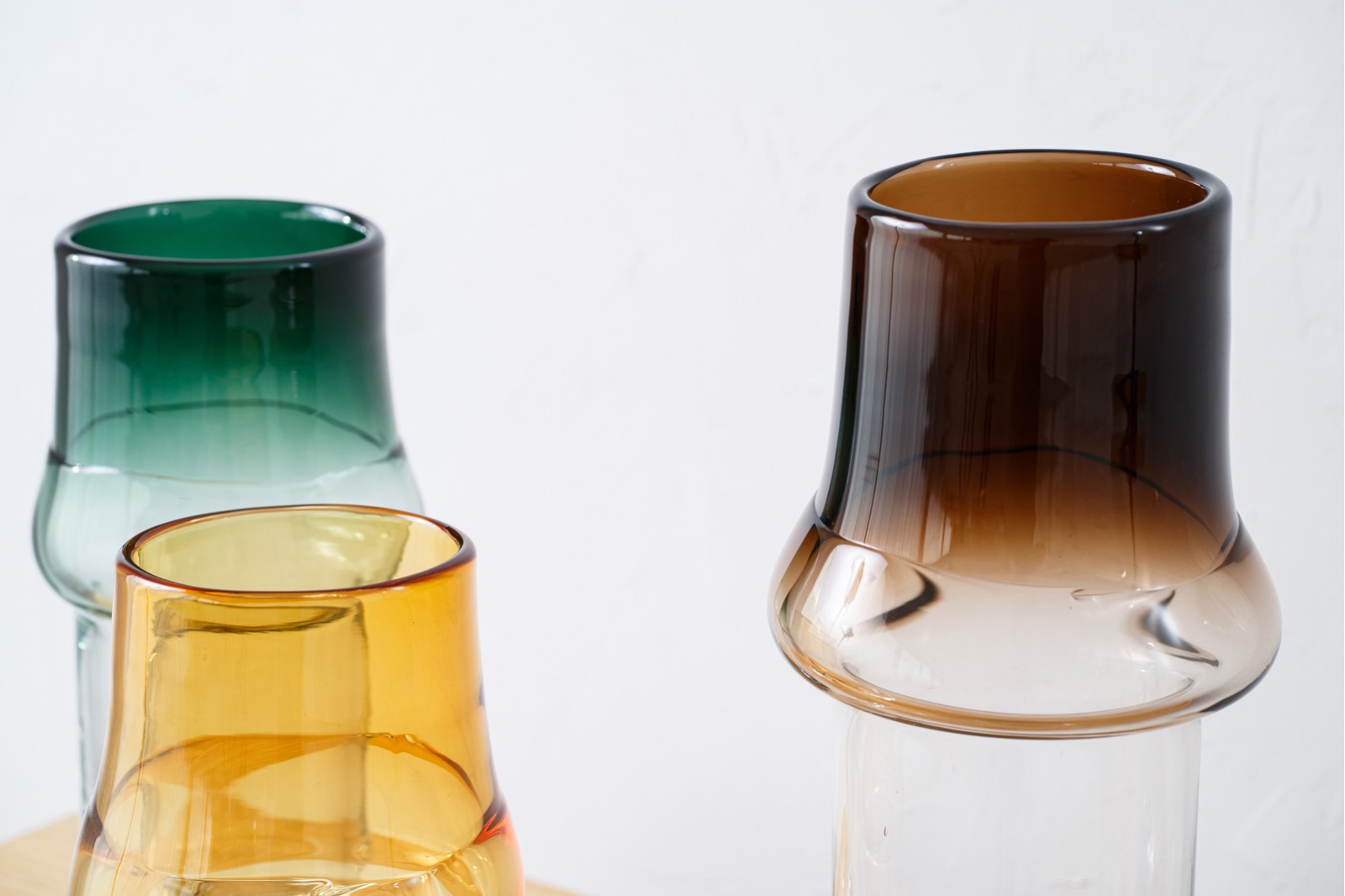 COLLECTION LENA : VASES EN VERRE TRANSPARENT ET COLORÉ