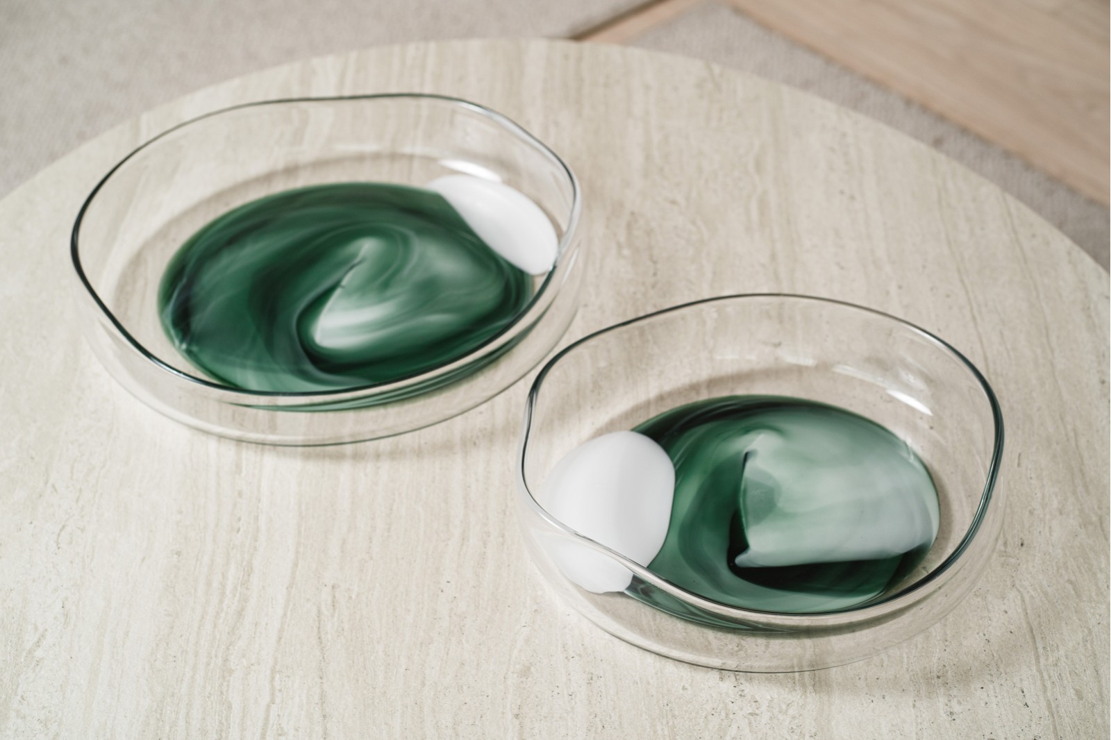 LAGOA COLLECTION: COLORED GLASS TABLE CENTREPIECES