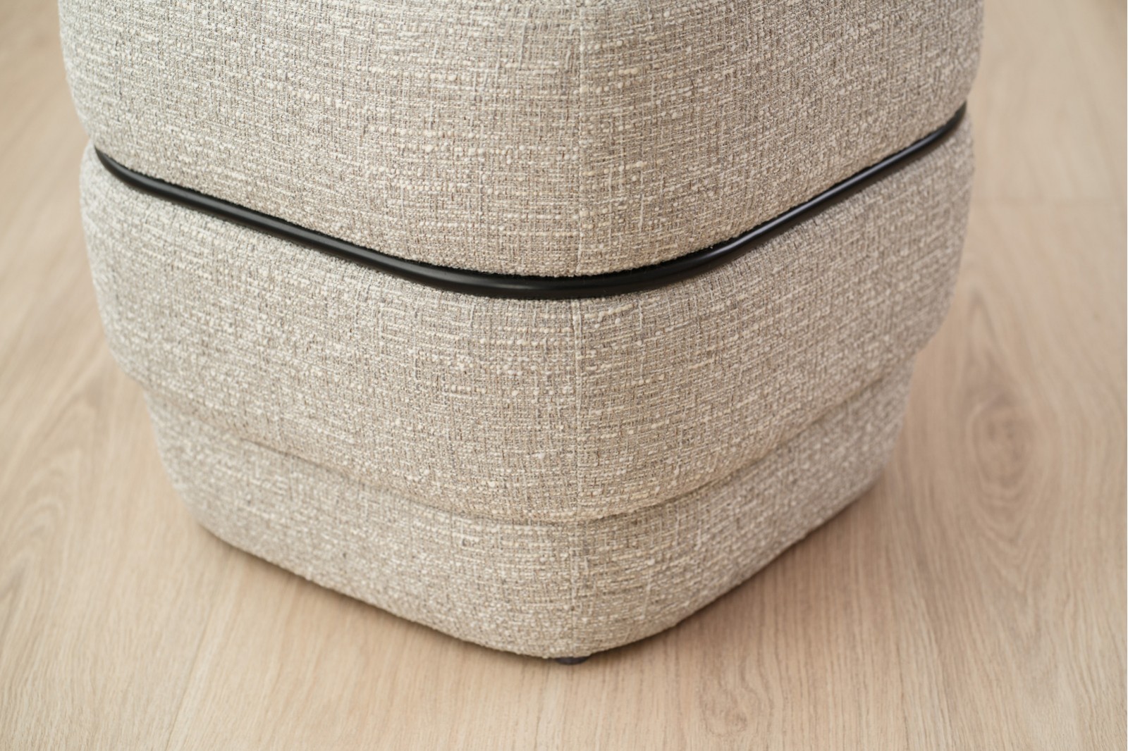 SET OF 2 ELIS POUFS. GREY AND BEIGE