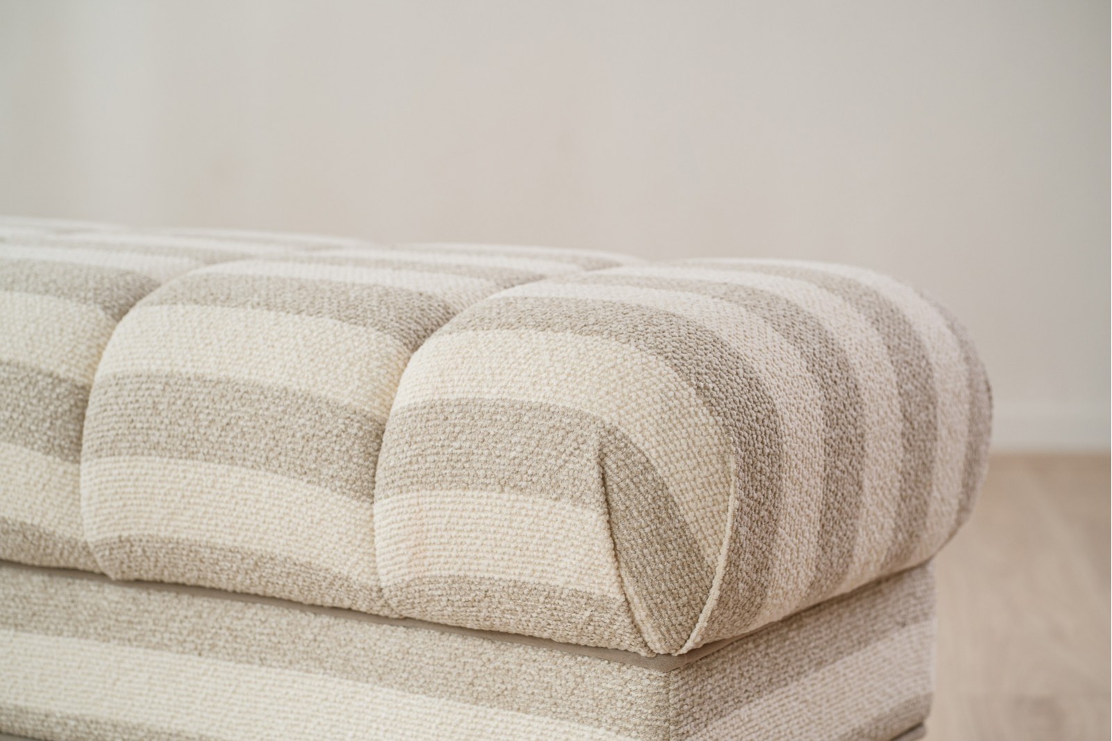 BANC MARLO. GRIS ET IVOIRE