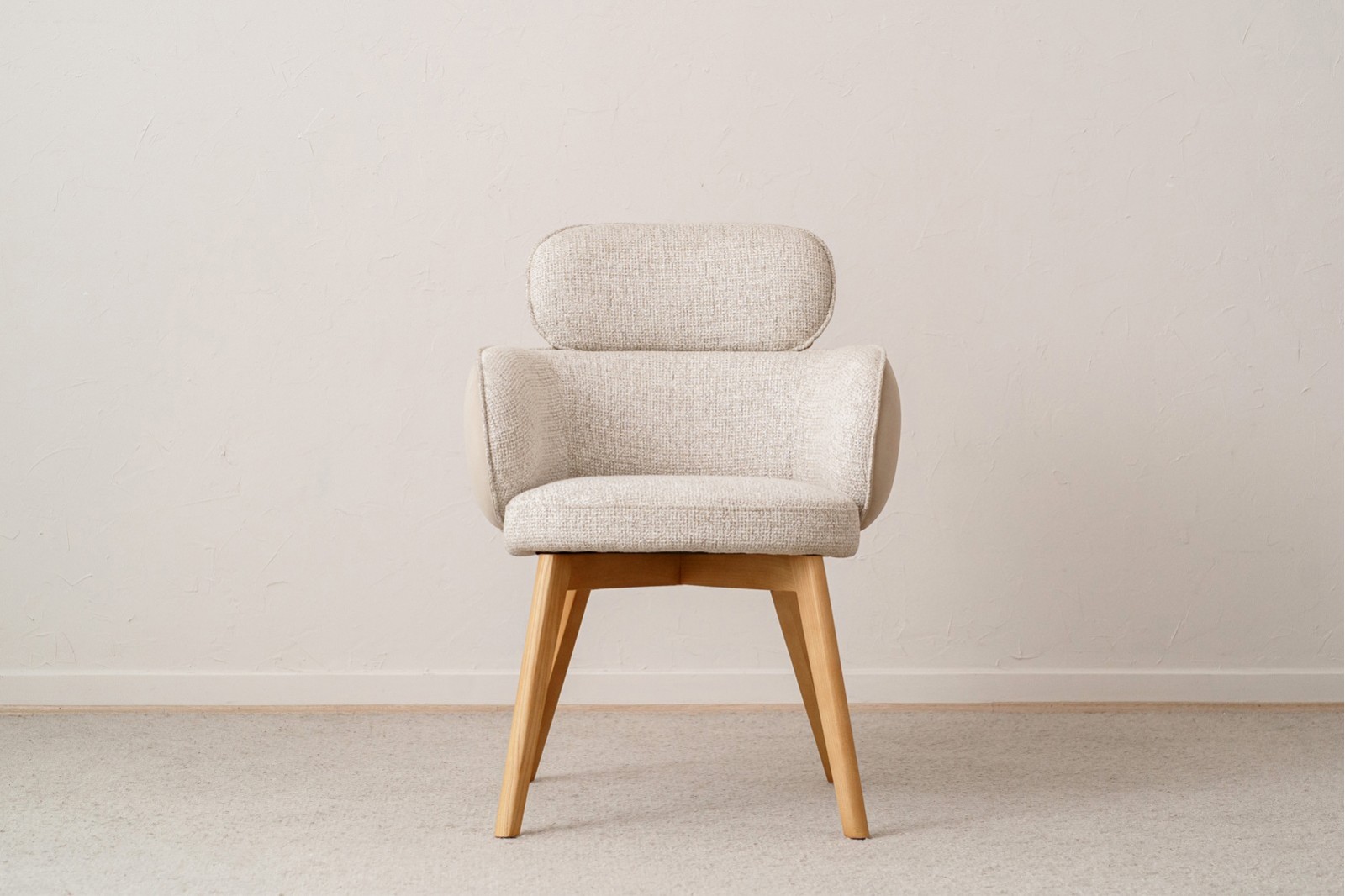 LOT DE 2 CHAISES DE SALLE A MANGER ALDEN. TON PIER