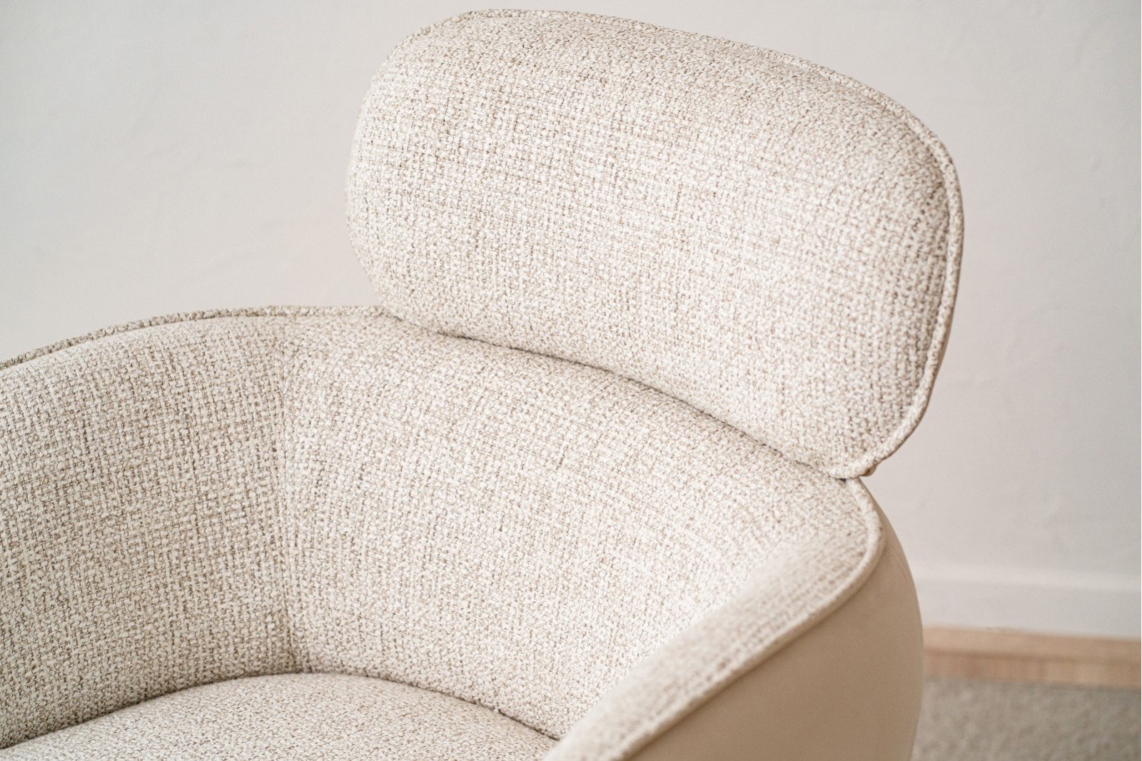 LOT DE 2 CHAISES DE SALLE A MANGER ALDEN. TON PIER