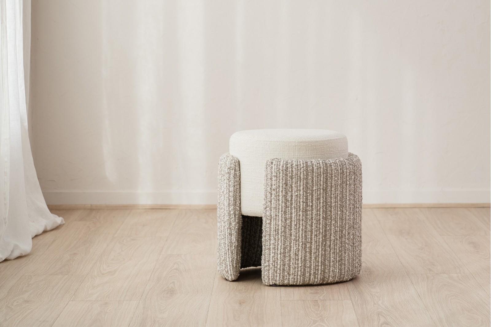 SET OF 2 MINIA POUFS. STONE AND GREY