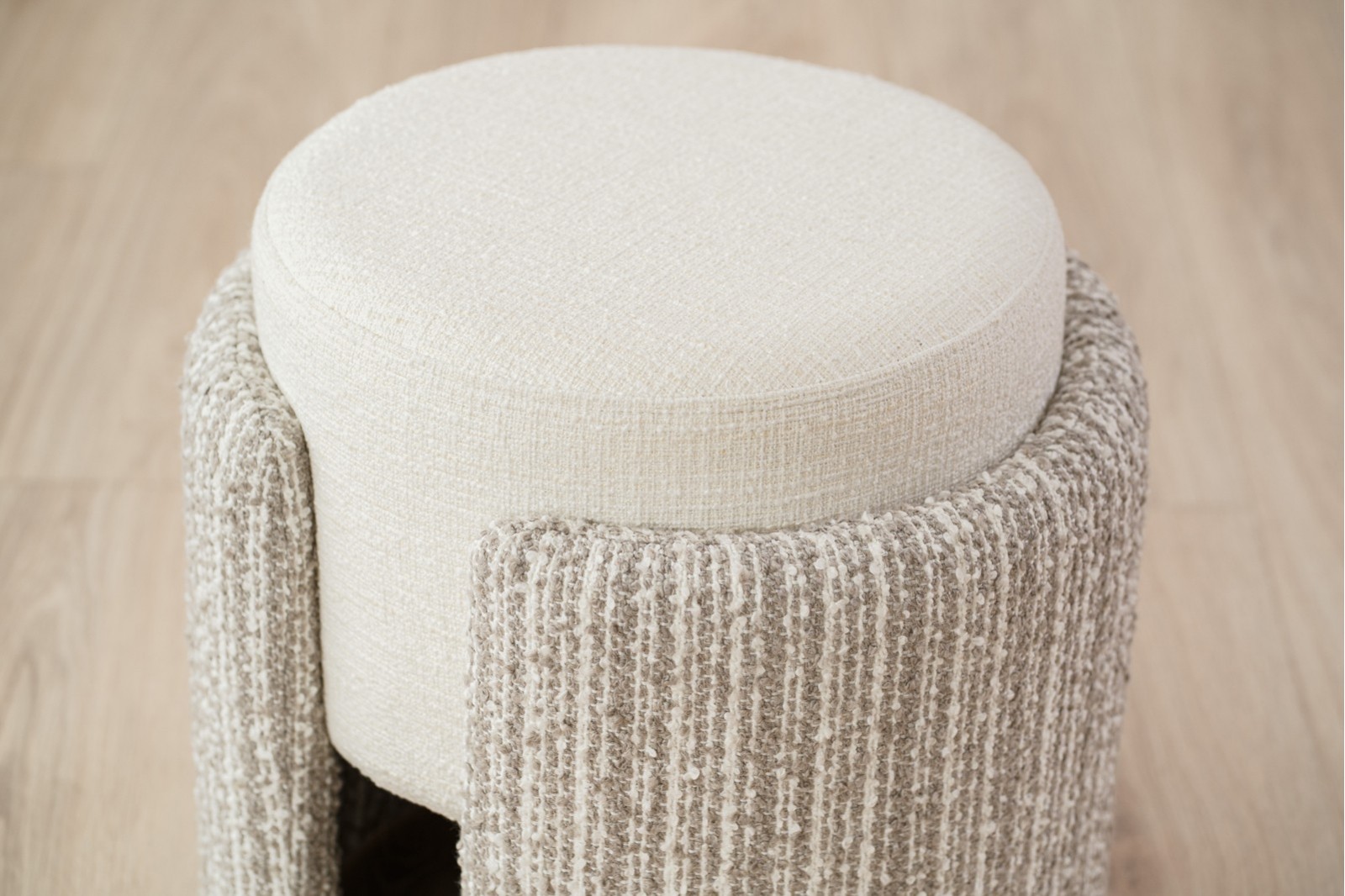 SET DE 2 POUFS MINIA. PIERRE ET GRIS