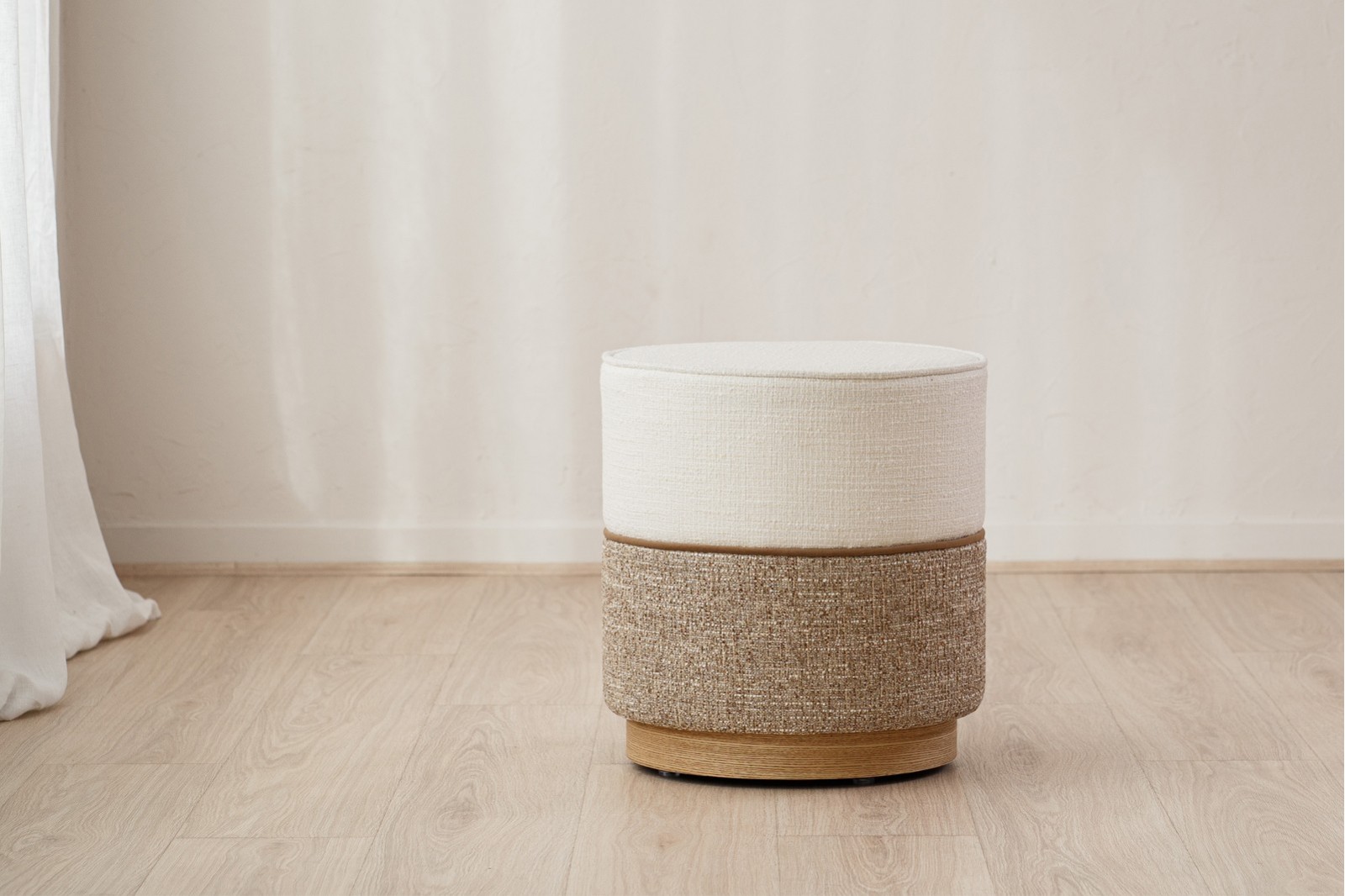 SET OF 2 ADA POUFS. IVORY AND TOASTED TONES