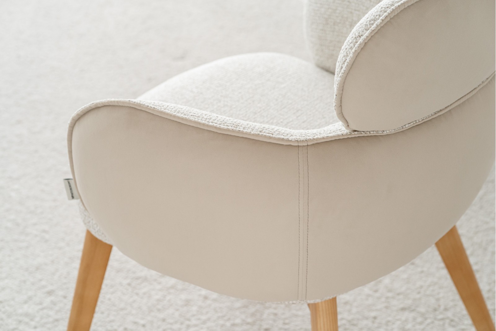 LOT DE 2 CHAISES DE SALLE A MANGER ALDEN. TON PIER