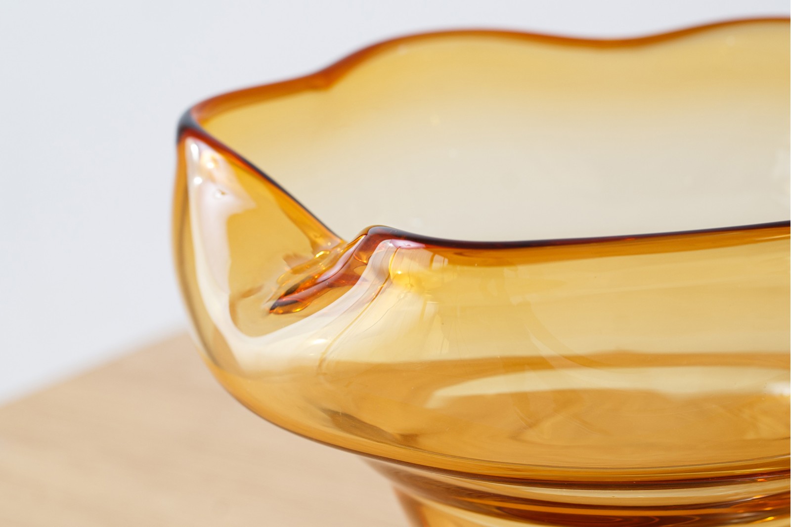 AR COLLECTION: COLORED GLASS TABLE CENTREPIECES