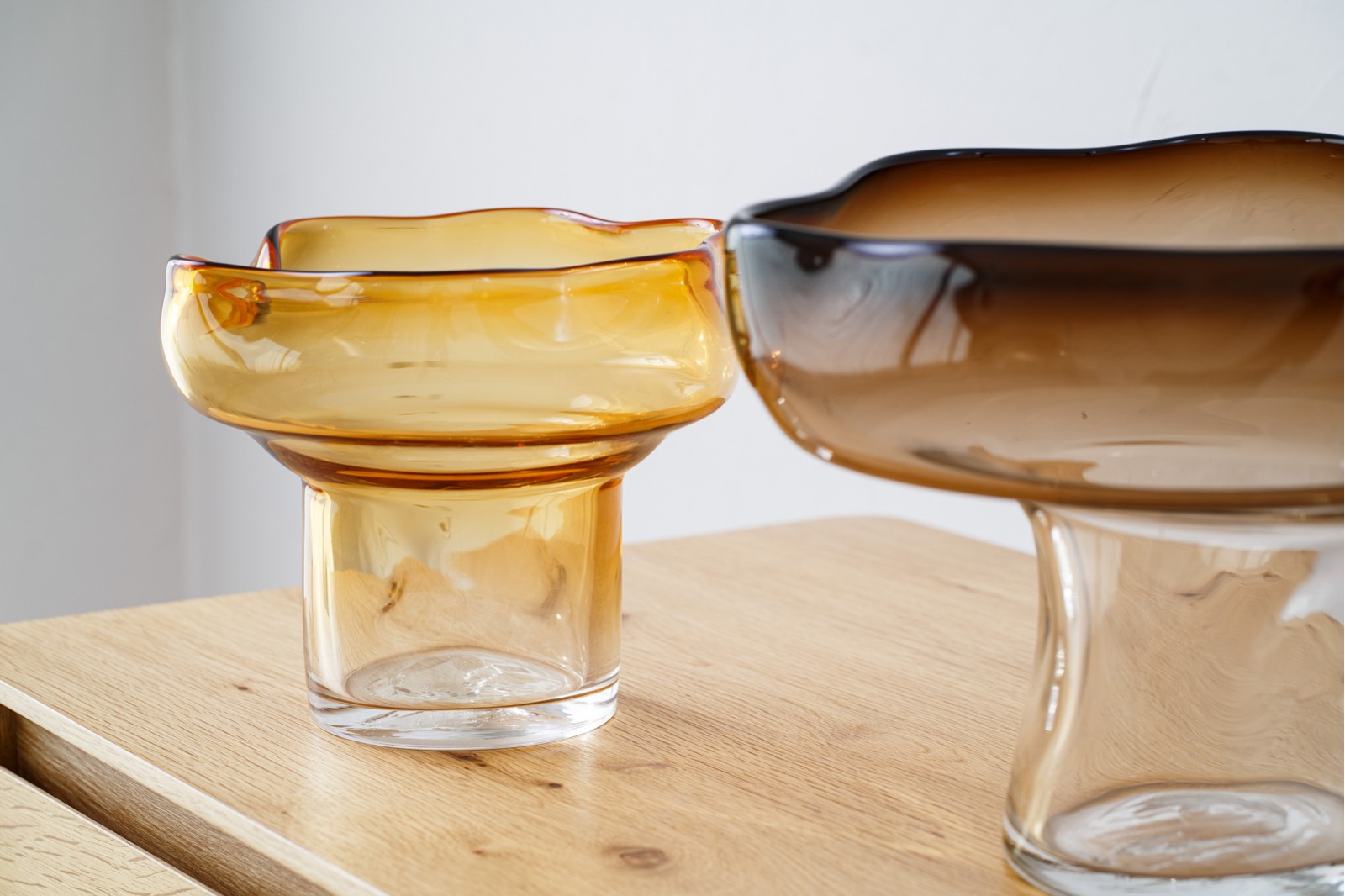 AR COLLECTION: COLORED GLASS TABLE CENTREPIECES