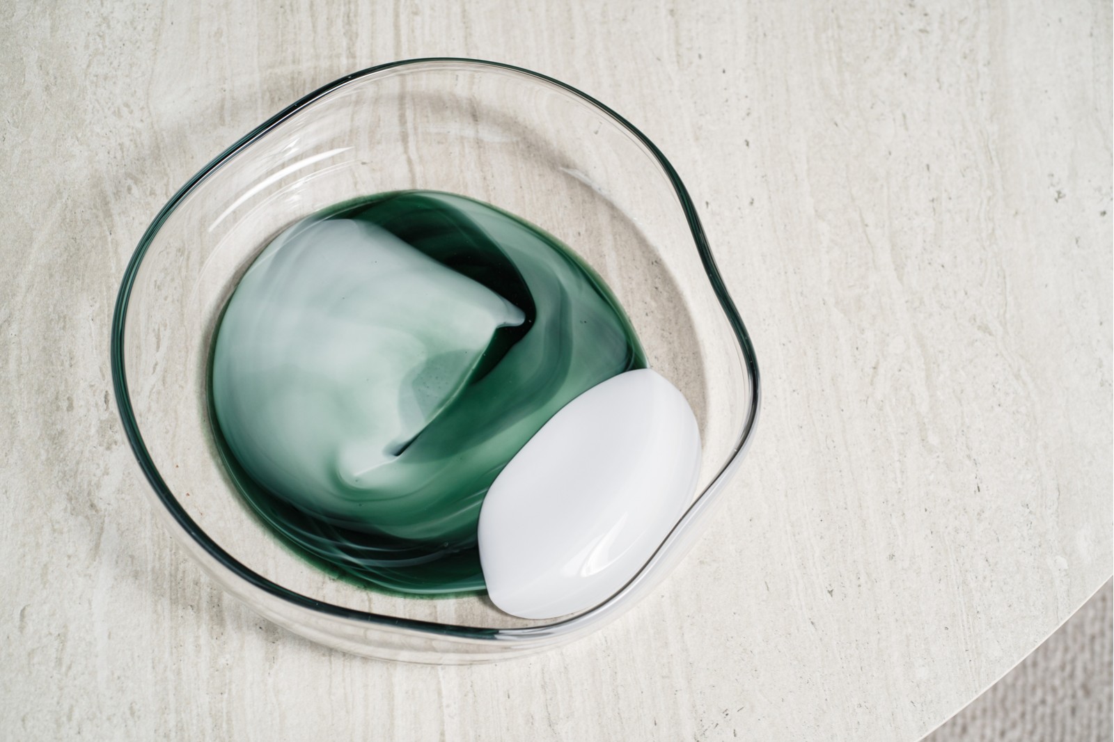 LAGOA COLLECTION: COLORED GLASS TABLE CENTREPIECES
