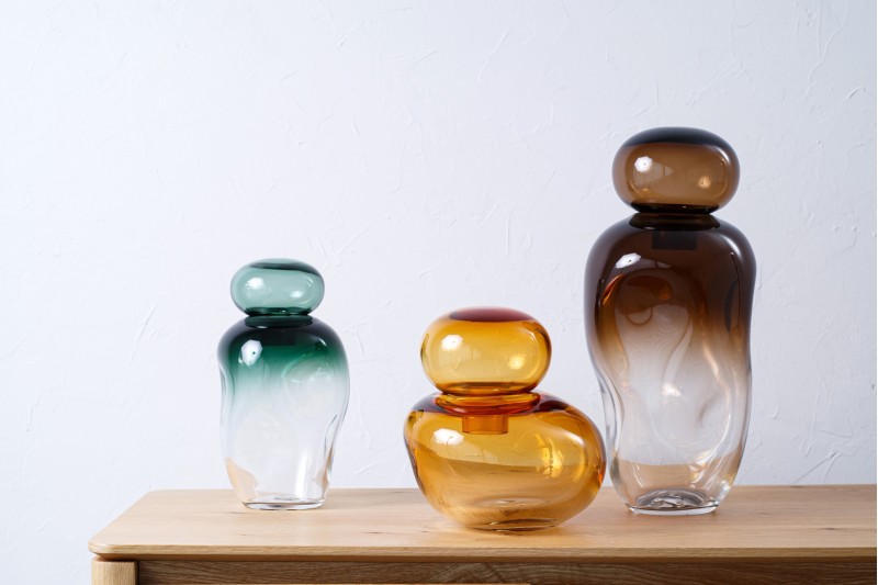 COLLECTION OMBA : BOUTEILLES EN VERRE COLORÉ