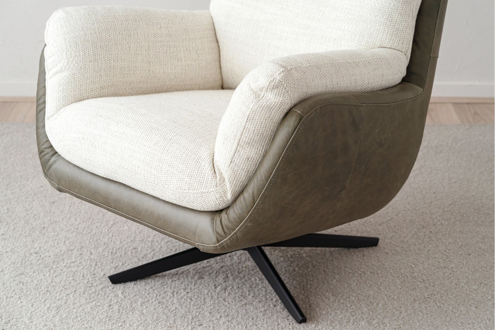 SWIVEL ARMCHAIR. GREEN LEATHER & OFF WHITE FABRIC