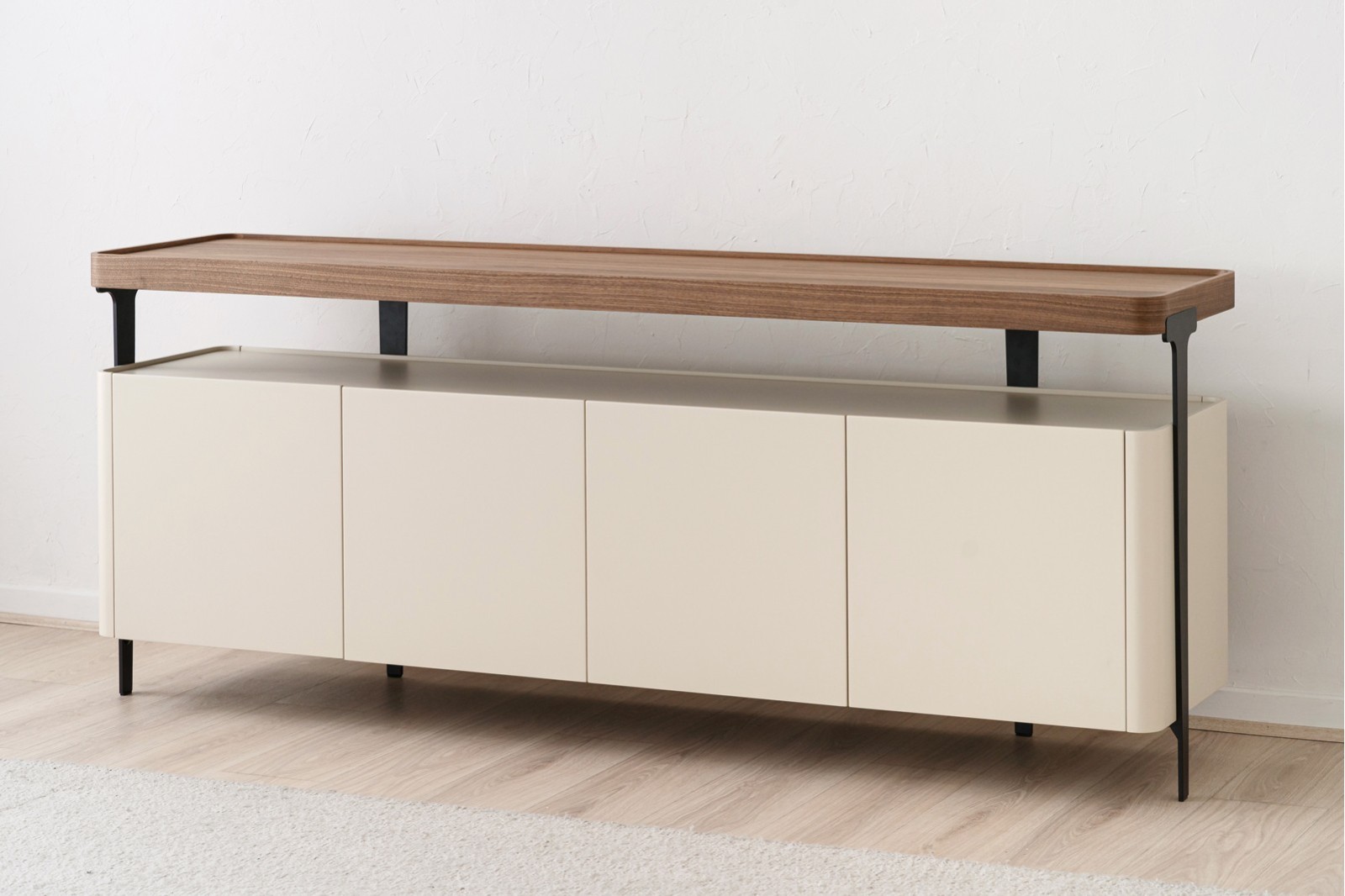 APARADOR SARELA LACADO BEIGE MATE NOGAL