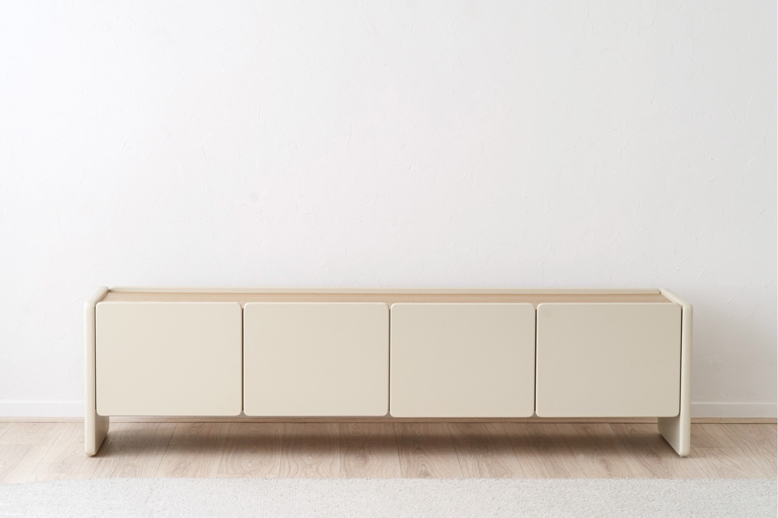 MUEBLE TV CENZA. BEIGE MATE Y FRESNO