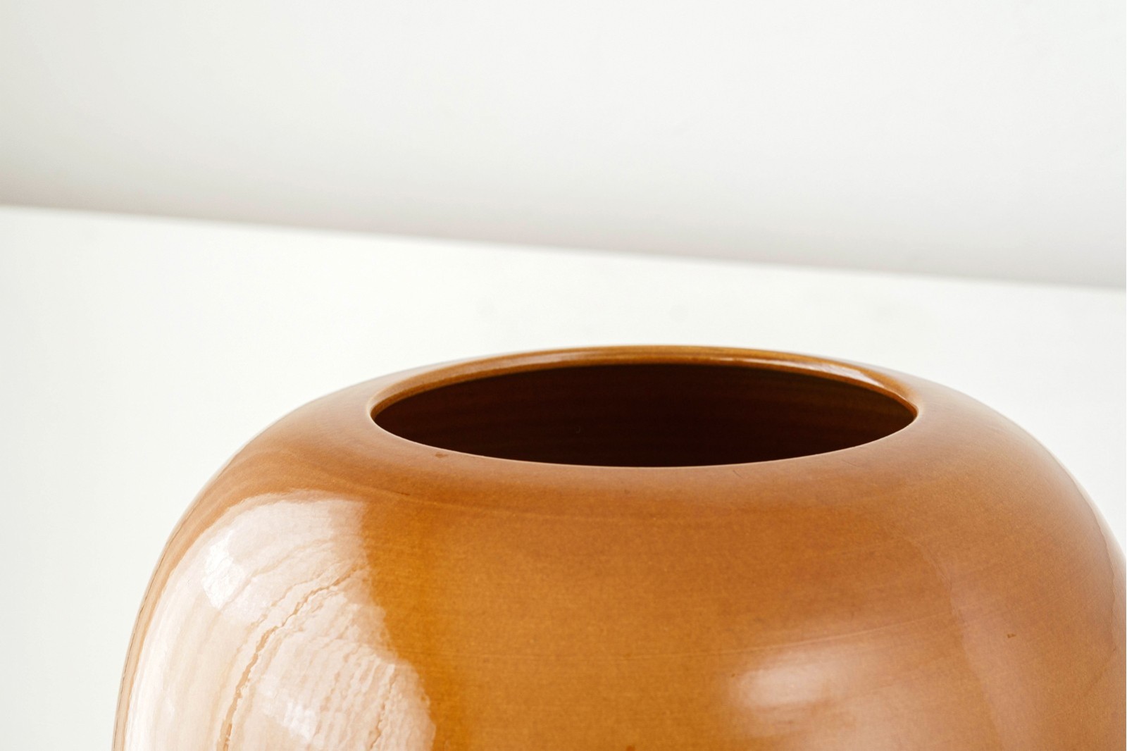 COLECCIÓN AURA : JARRONES CERÁMICA CARAMELO| VP Interiorismo
