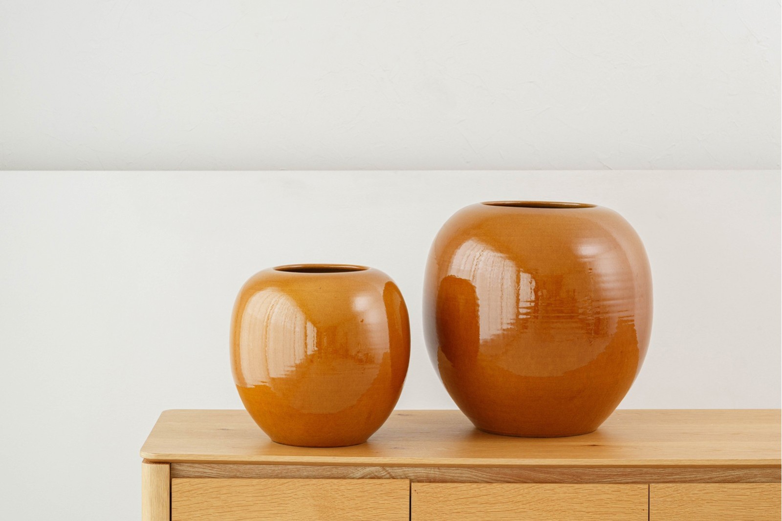 COLECCIÓN AURA : JARRONES CERÁMICA CARAMELO| VP Interiorismo