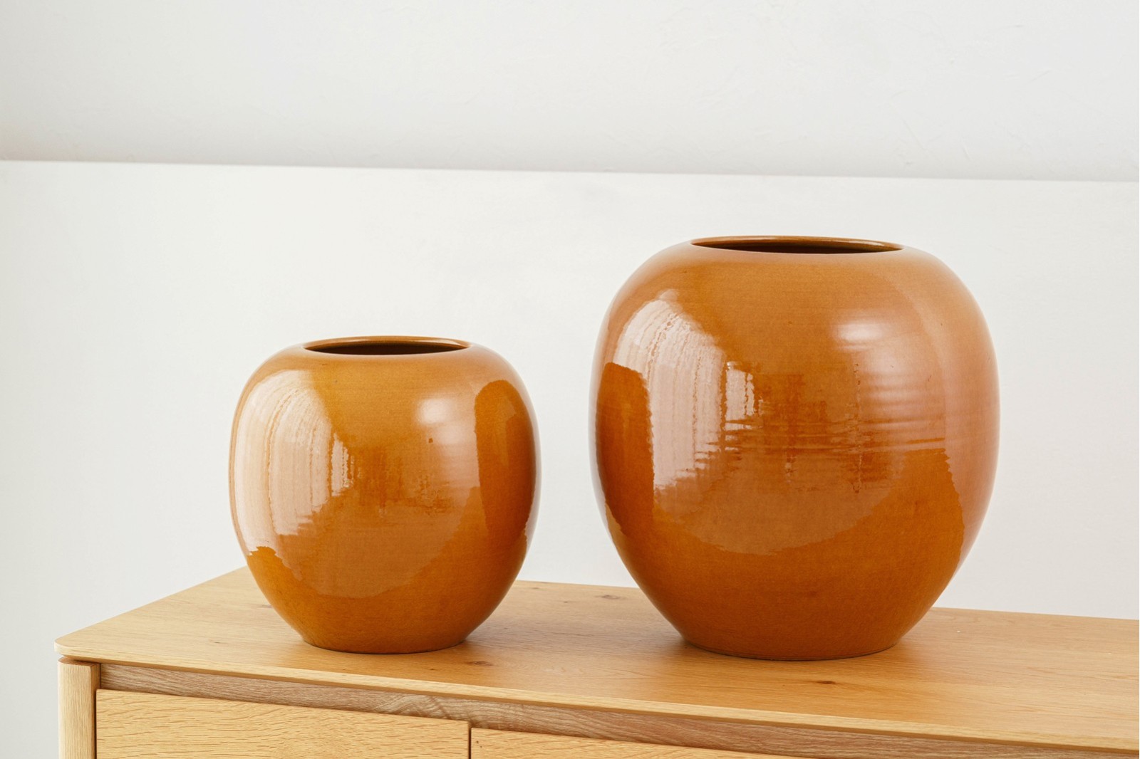 COLECCIÓN AURA : JARRONES CERÁMICA CARAMELO| VP Interiorismo