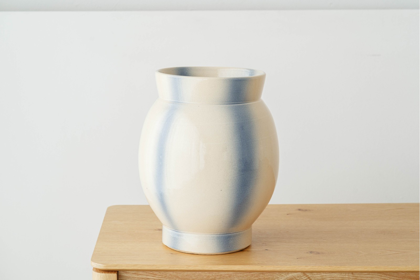 COLECCIÓN LUMINA: VASIJAS CERÁMICA BEIGE COLOR| VP Interiorismo