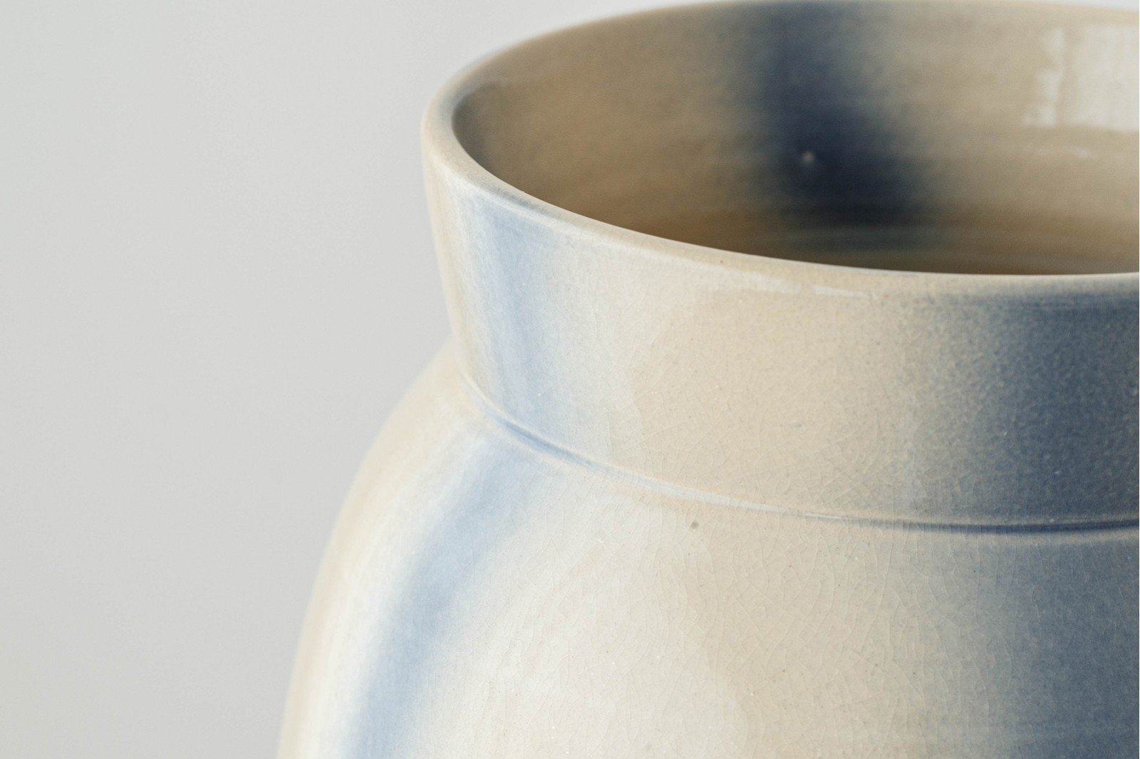 COLECCIÓN LUMINA: VASIJAS CERÁMICA BEIGE COLOR| VP Interiorismo