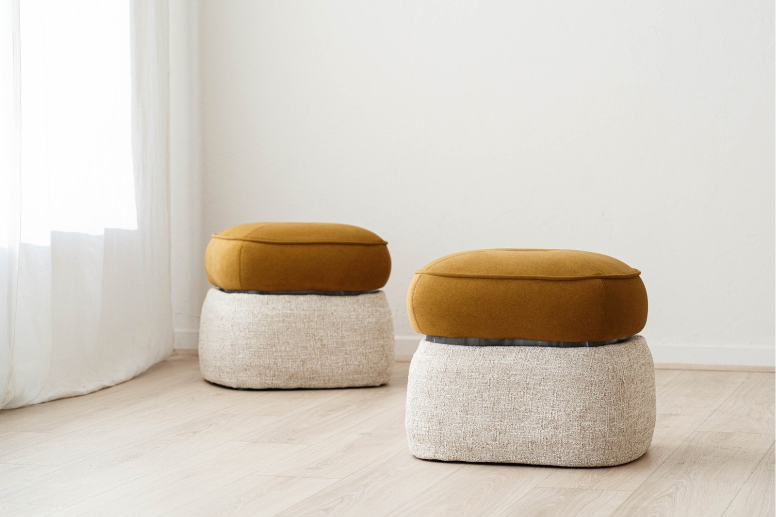 SET DE 2 PUFS DUNA. OCRE Y BEIGE