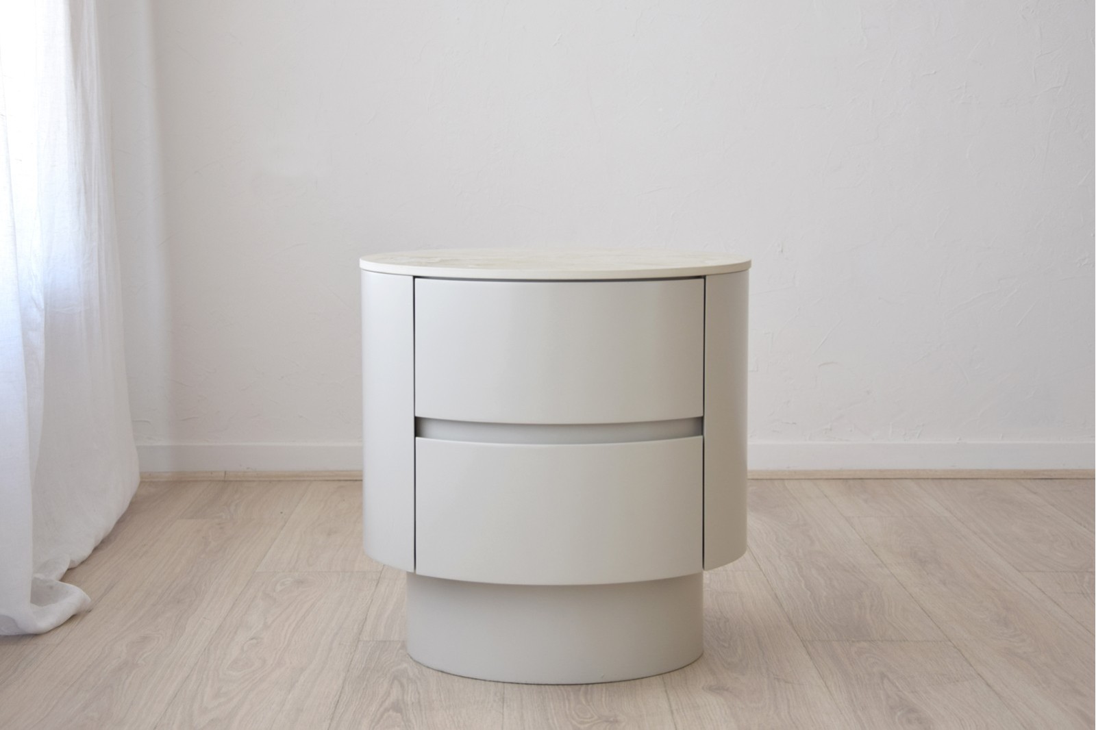 MESA AUXILIAR N87. CERÁMICO MATE Y GRIS