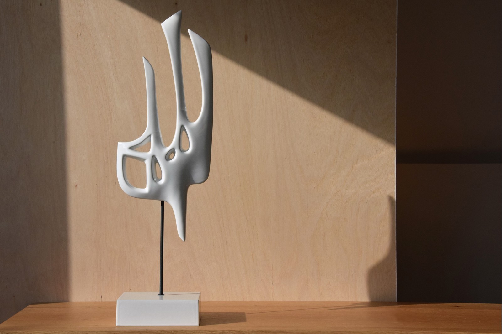 ABSTRACT BIRD COLLECTION. GLOSS WHITE CERAMIC SCULPTURE