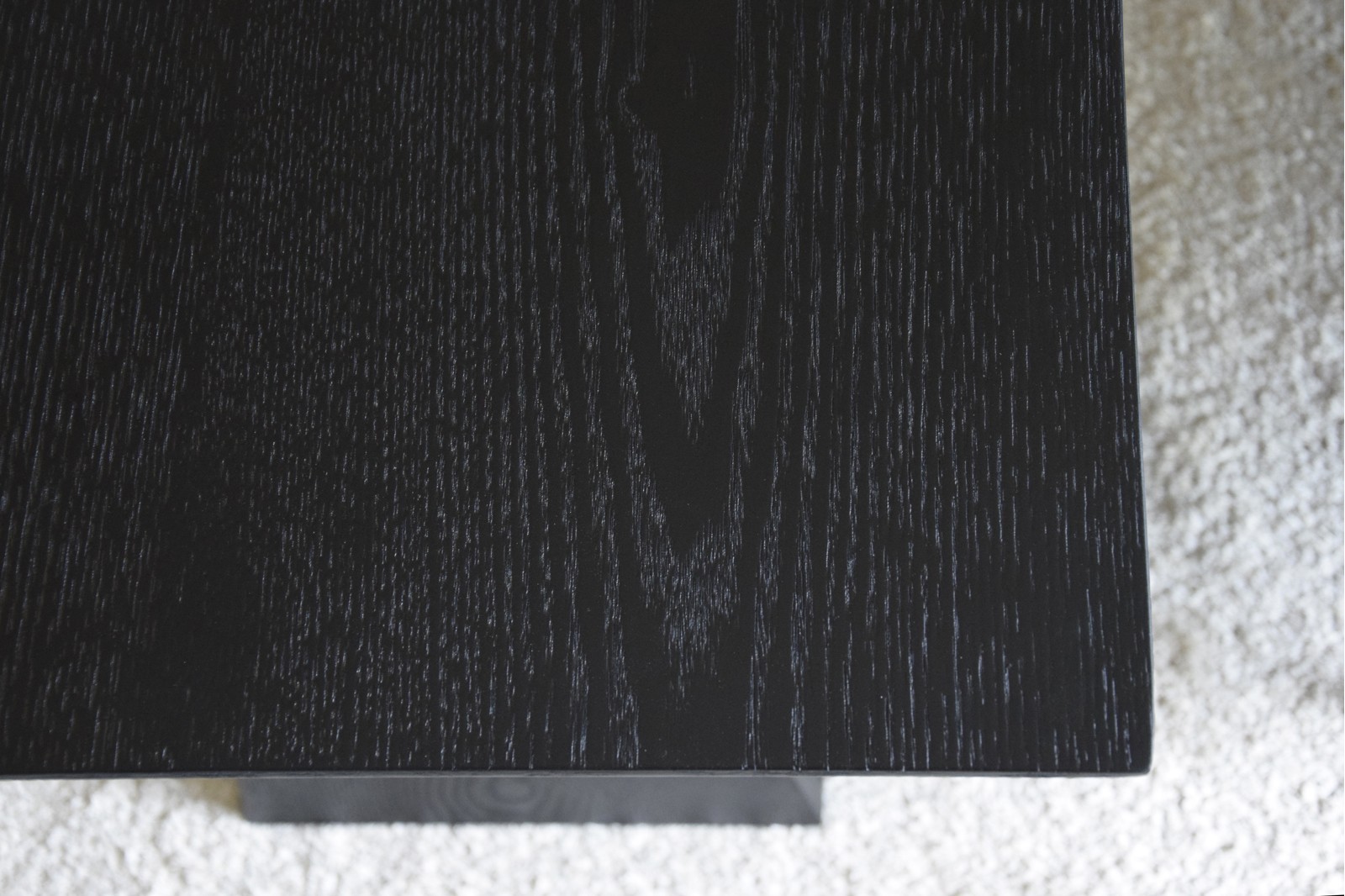 TABLE D'APPOINT CARRÉE FRÊNE NOIR MAT 