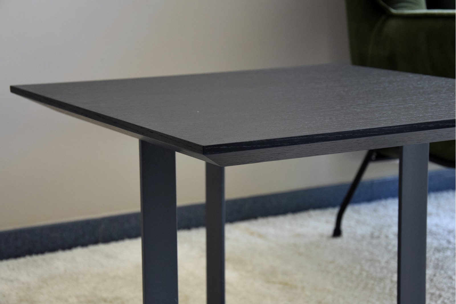 MESA AUXILIAR CUADRADA NOGAL NEGRO MATE