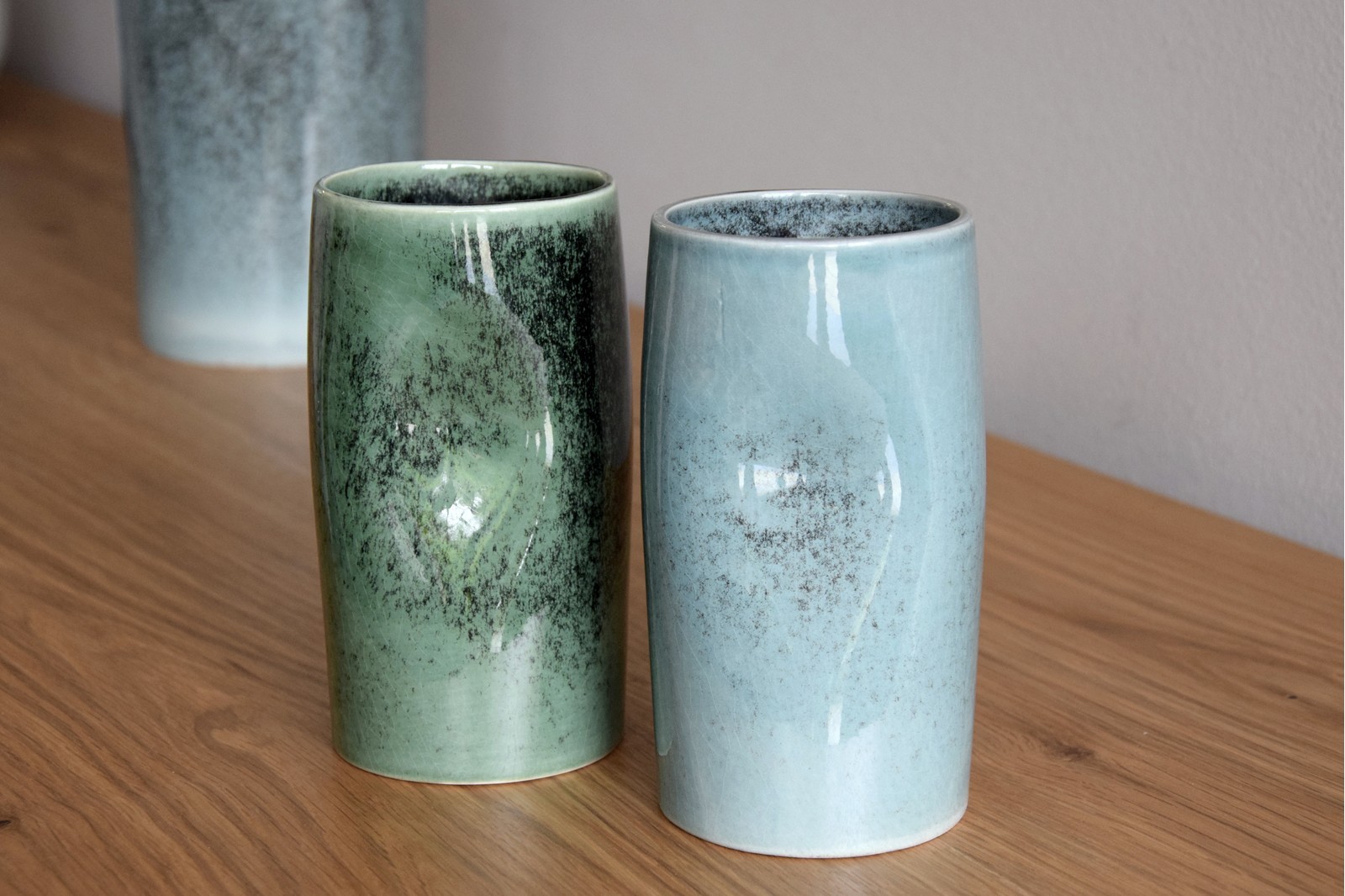 ALBERCA COLLECTION: CERAMIC VASES AND CENTREPIECE
