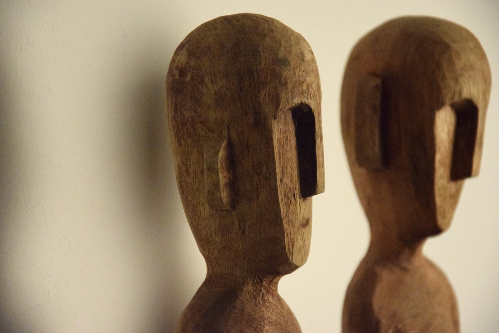 AFRICAN SCULPTURES IN NATURAL WOOD COLLECTION