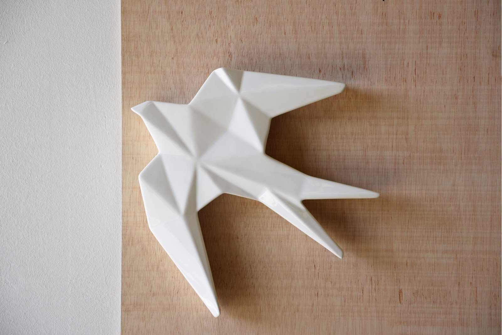 ANDURIÑA COLLECTION. GLOSSY WHITE CERAMIC WALL SCULPTURE