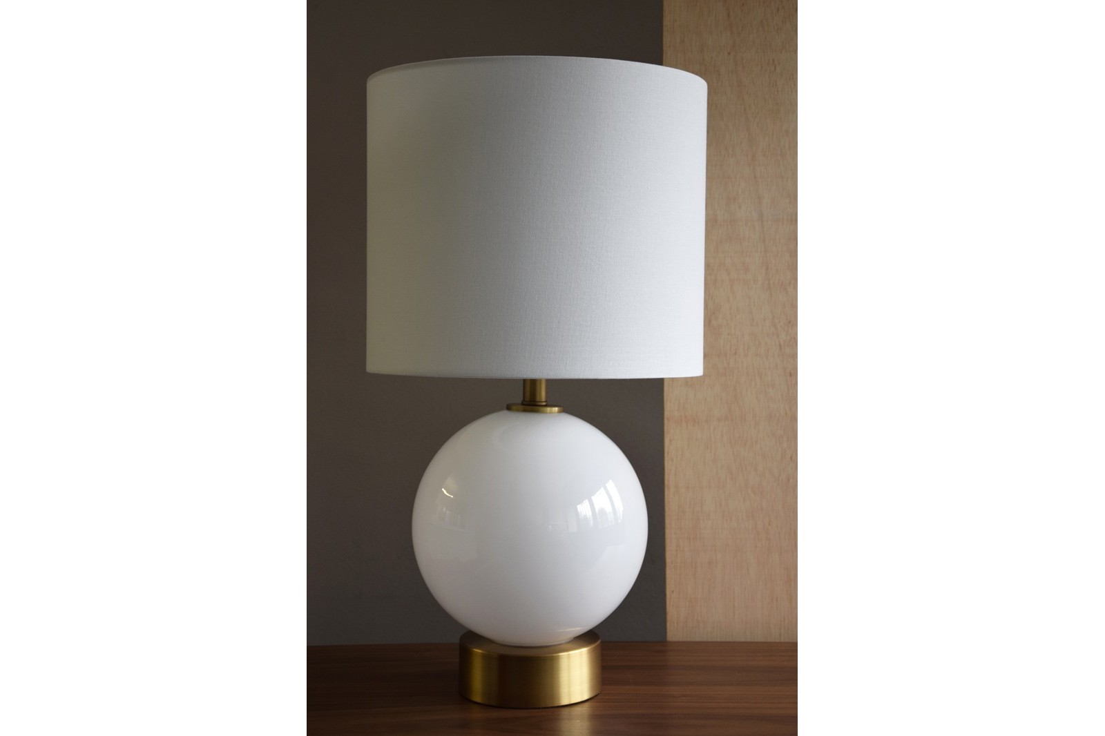 WHITE GLASS TABLE LAMP SPHERE  WITH SHADE